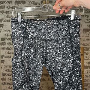 Lululemon | women black and white cropped leggings